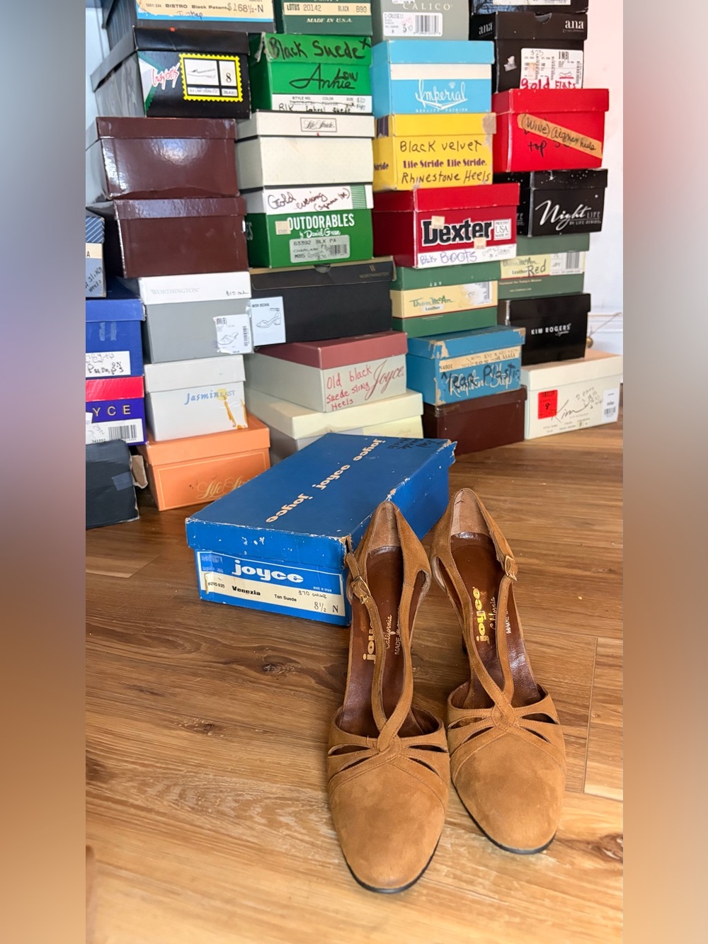 Vintage 70s 80s Joyce California Brown Suede T Strap Made in Spain CutOut Pumps